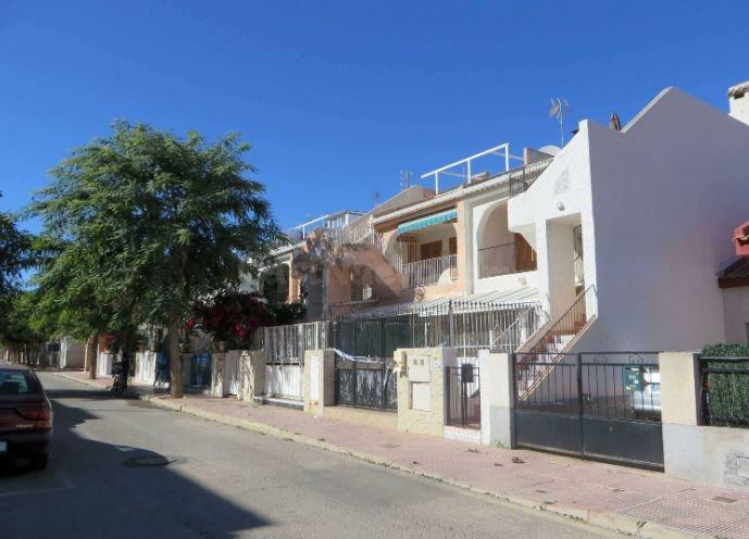 SE VENDE piso OKUPA en C Madreselva 26 de Alcázares (Los) - foto 3