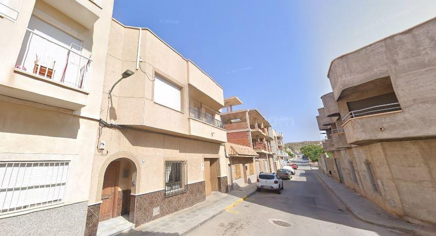 SE VENDE piso OKUPA en C Blasco IbaÑ±ez 31 de Ñguilas - foto 2