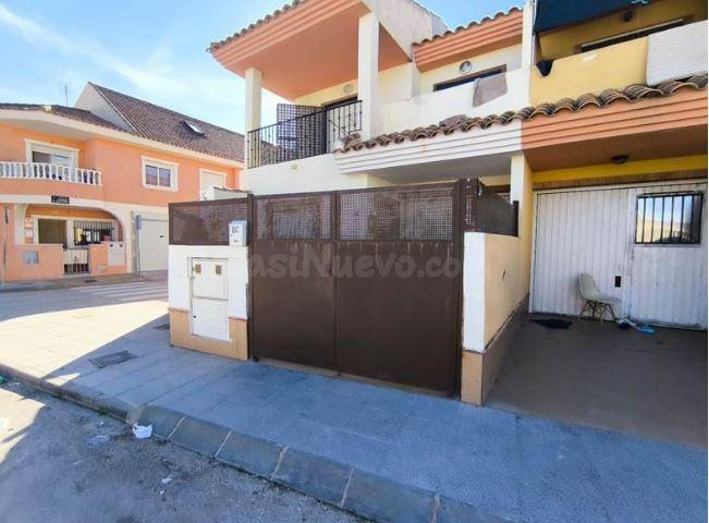 SE VENDE casa adosada OKUPA en C Juan De Cobato 8 de Torre-P - foto 2