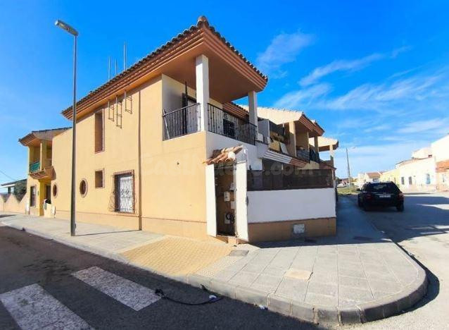 SE VENDE casa adosada OKUPA en C Juan De Cobato 8 de Torre-P - foto 3