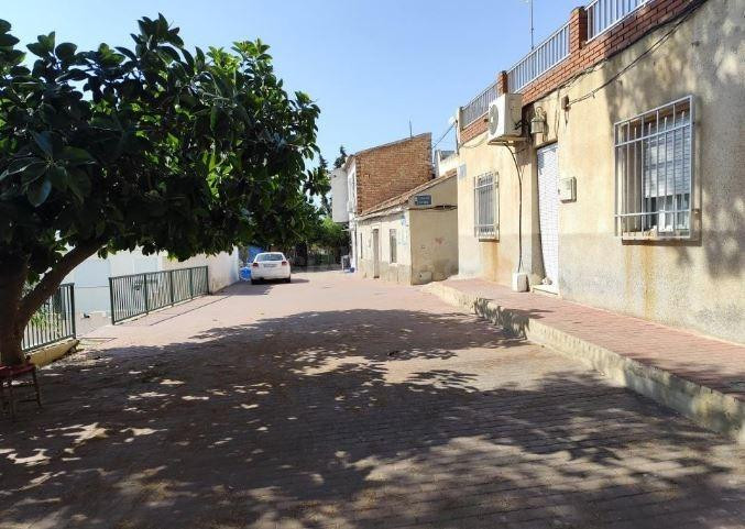 SE VENDE suelo urbano OKUPA en C PINTOR SOROLLA S/N de Murci - foto 3