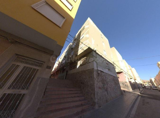 SE VENDE piso OKUPA en C FRAGATA 2 de Almería - foto 3