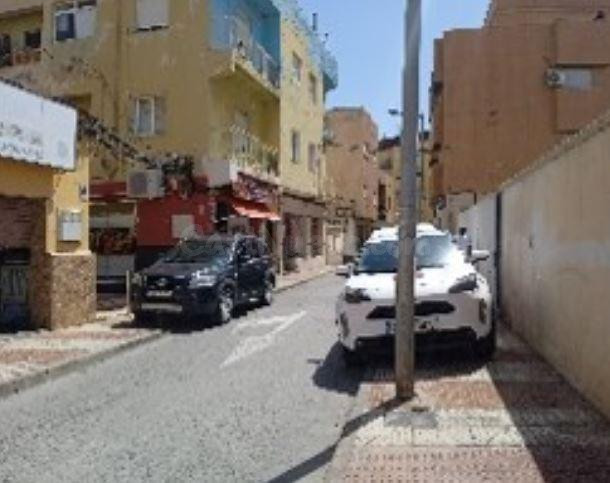 SE VENDE piso OKUPA en C Escalinata de Almería - foto 2