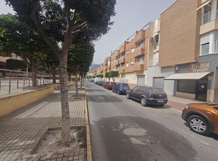 SE VENDE piso OKUPA en C Venezuela de Ejido (El) - foto 2