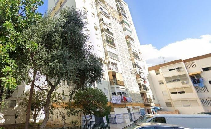 SE VENDE piso OKUPA en C Deva 14 de Málaga - foto 3