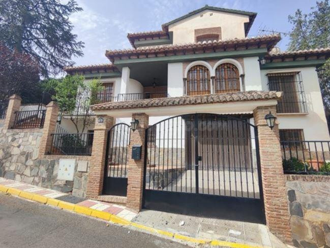 SE VENDE casa OKUPA en C CariÑ±ena de Otura - foto 4
