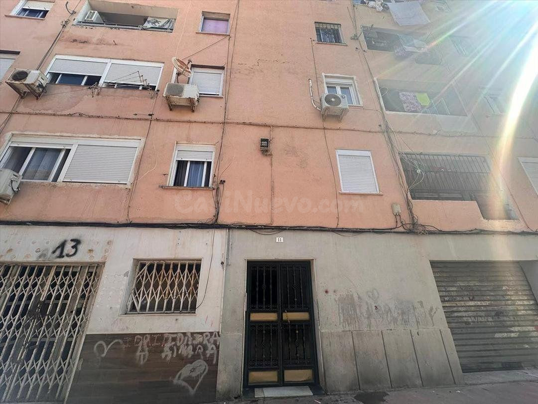 SE VENDE piso OKUPA en C Nicaragua de Almería - foto 2