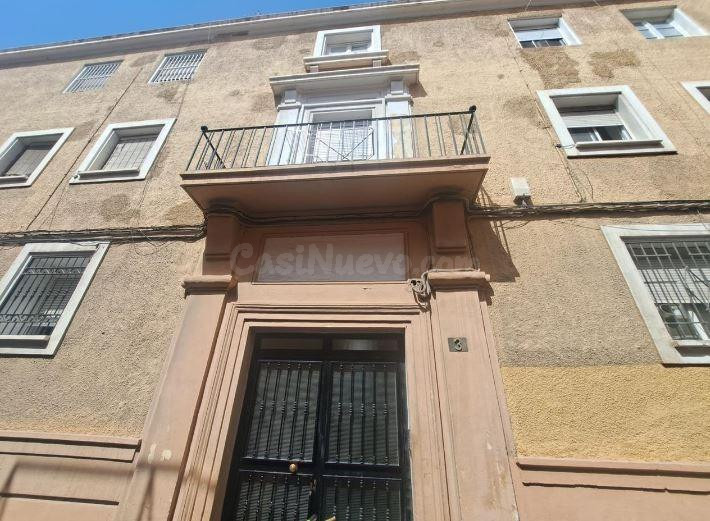 SE VENDE piso OKUPA en C Sales de Almería - foto 4