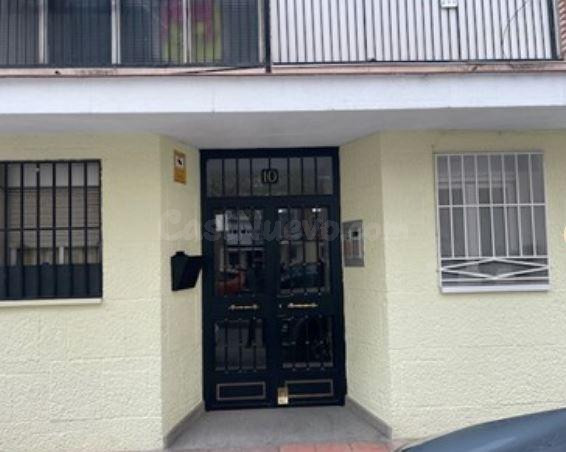 SE VENDE local comercial OKUPA en C Padron 10 de Madrid - foto 2
