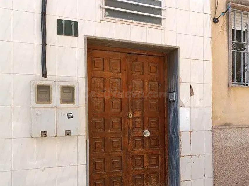 SE VENDE piso OKUPA en C Luchana 11 de Almería - foto 3