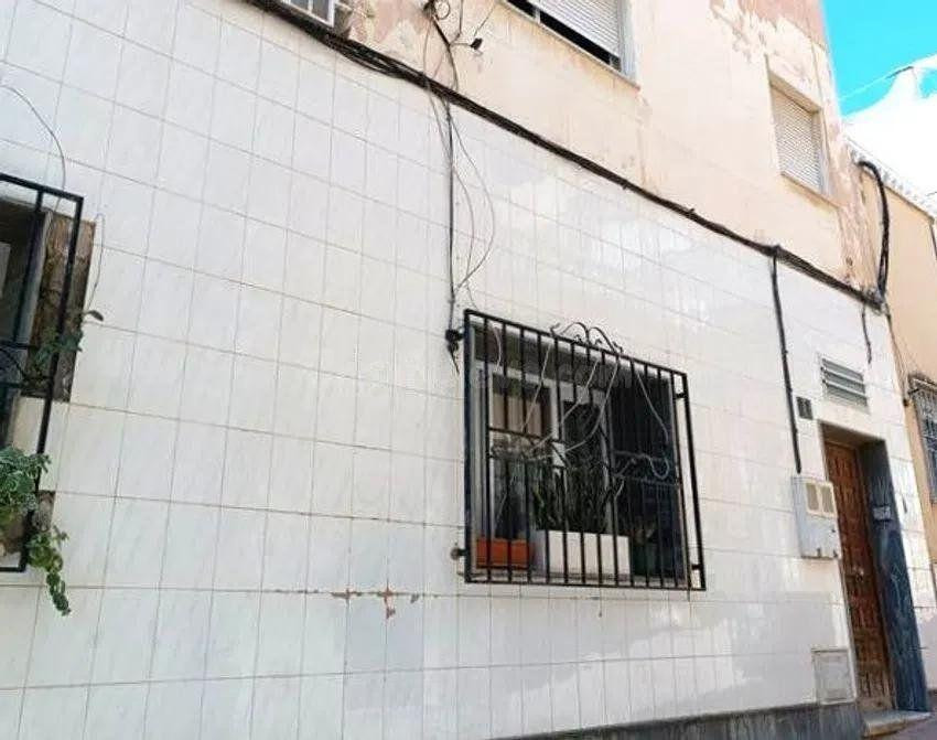 SE VENDE piso OKUPA en C Luchana 11 de Almería - foto 4