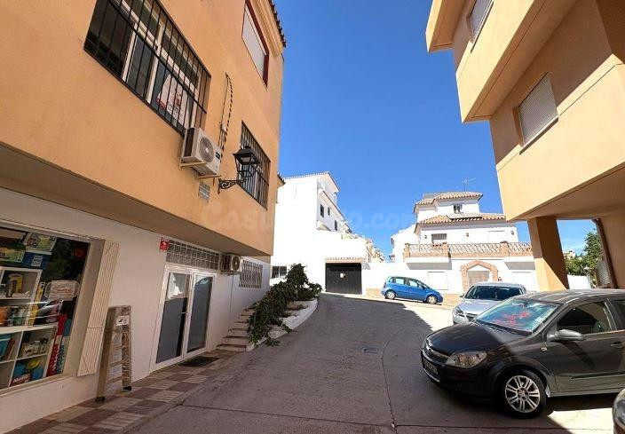 SE VENDE piso OKUPA en C Vaguada 1 de Estepona - foto 3