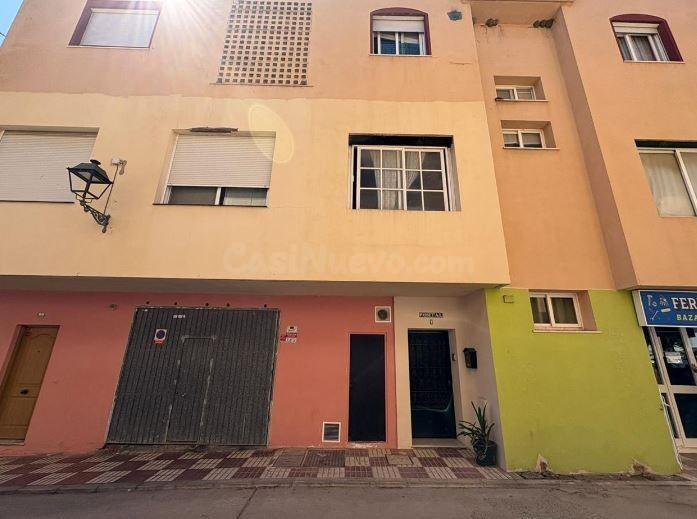 SE VENDE piso OKUPA en C Vaguada 1 de Estepona - foto 4
