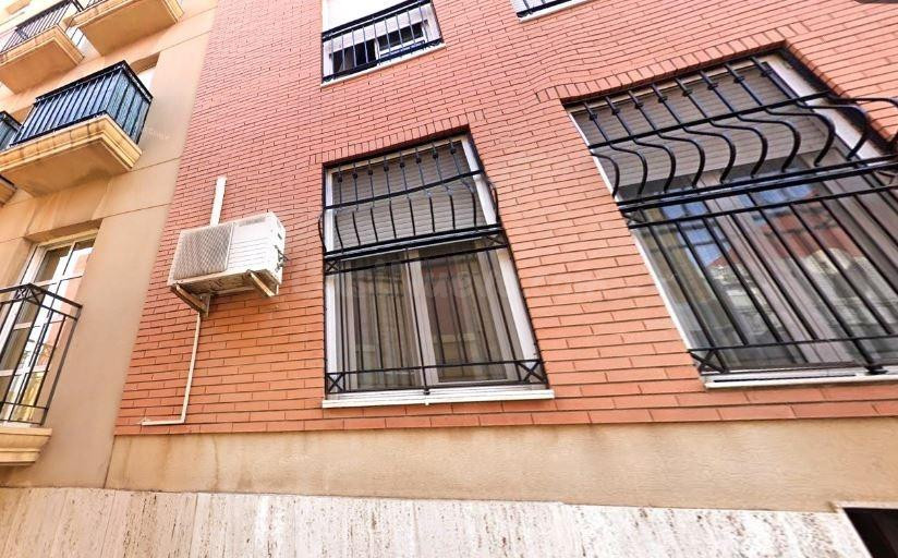 SE VENDE piso OKUPA en C Mar Del 0 de Almería - foto 4