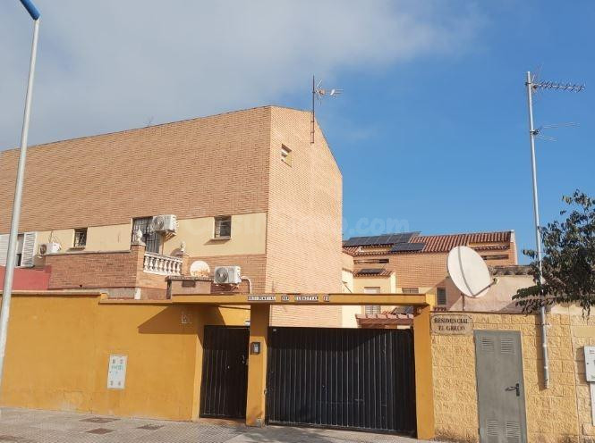 SE VENDE casa adosada OKUPA en C Diputacion 33(B) de Algecir - foto 2