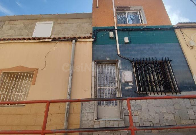 SE VENDE casa adosada OKUPA en C Fragata - Santa Lucia 34 de - foto 2