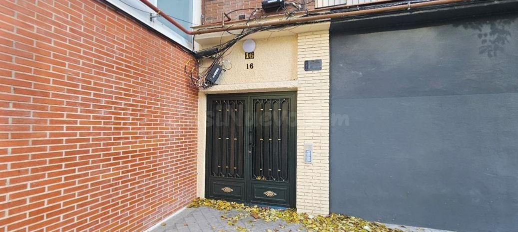 SE VENDE piso OKUPA en C Campo De La Paloma 16 de Madrid - foto 4