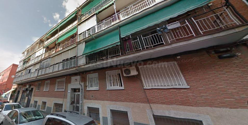 SE VENDE piso OKUPA en C Calle Villastar 33 de Madrid - foto 4