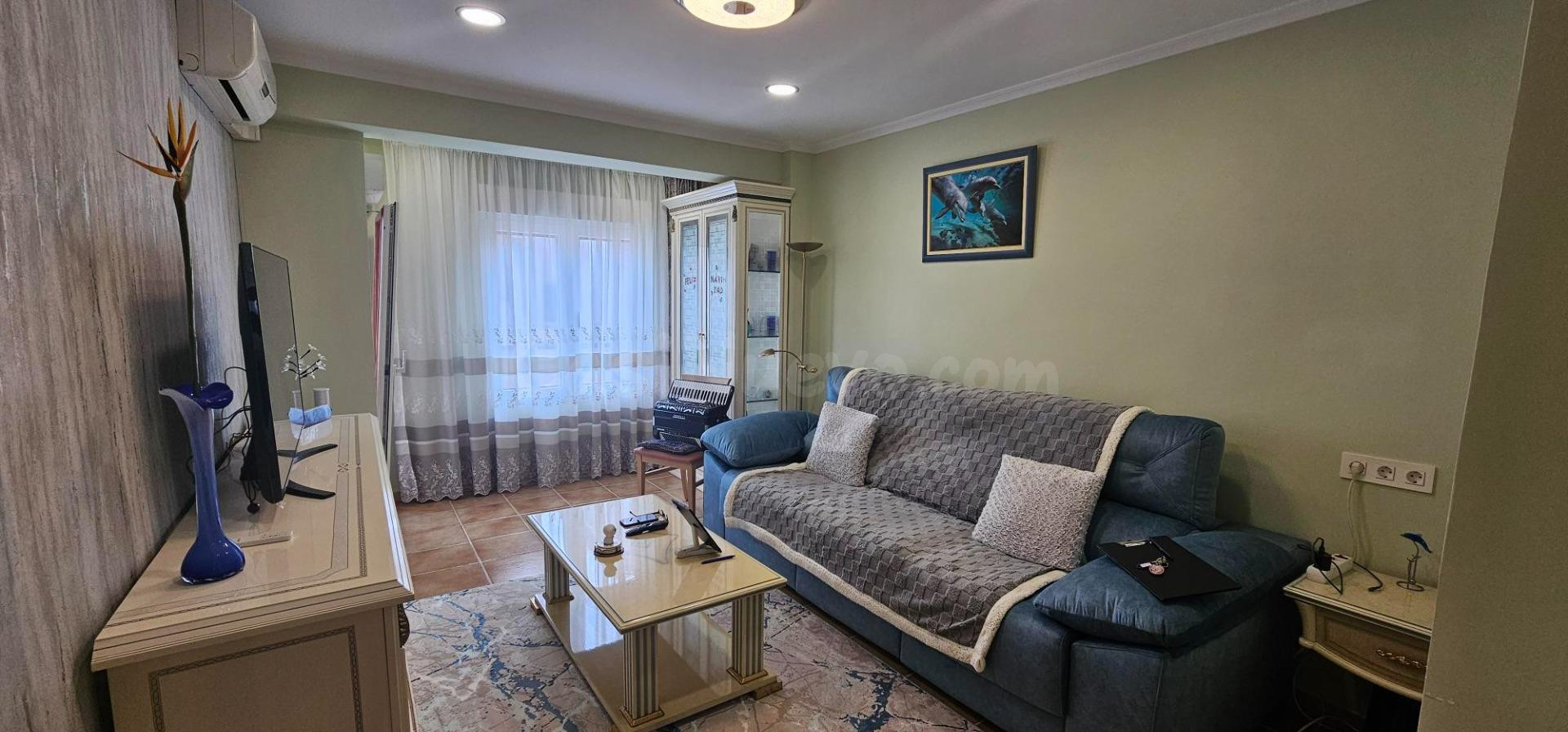Apartamento totalmente reformado en el centro de Guardamar, cerca de los parques y la playa.