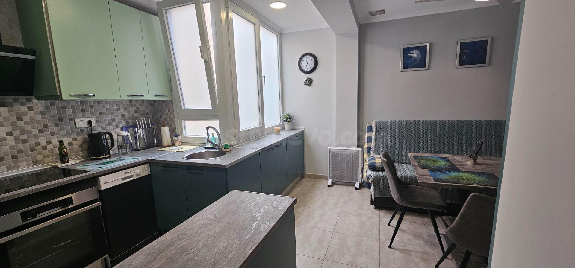 Apartamento totalmente reformado en el centro de Guardamar, cerca de los parques y la playa. - foto 5