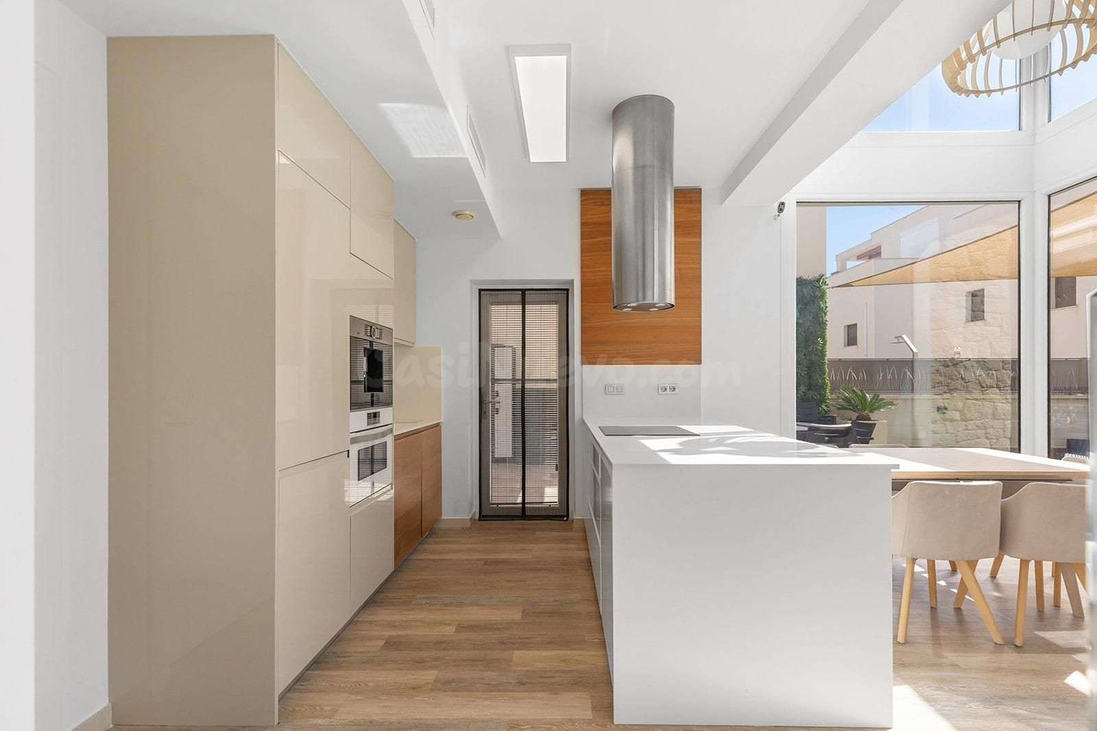 Oportunidad Villa Obra Nueva en Pueblo Bravo - foto 4