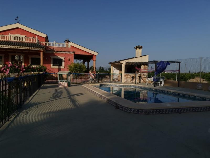 Venta de chalet en Bigastro, de 280m2 con 4 dormitorios y 3  - foto 4
