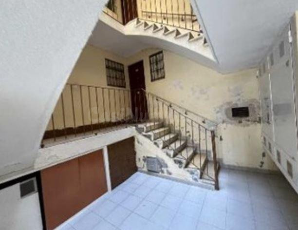 SE VENDE piso OKUPA en C Calle Monterde 5 de Madrid - foto 2