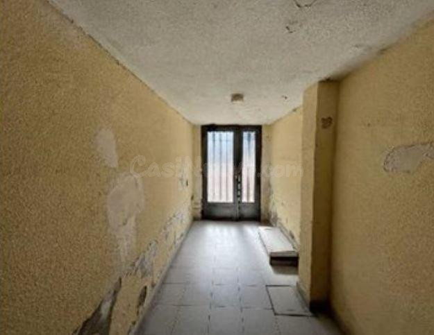 SE VENDE piso OKUPA en C Calle Monterde 5 de Madrid - foto 3