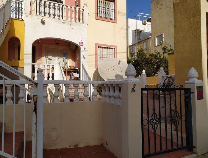 SE VENDE piso OKUPA en C Lorca 12 de San Miguel de Salinas - foto 3
