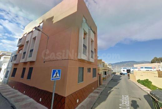 SE VENDE piso OKUPA en C Casablanca SN de Roquetas de Mar - foto 3