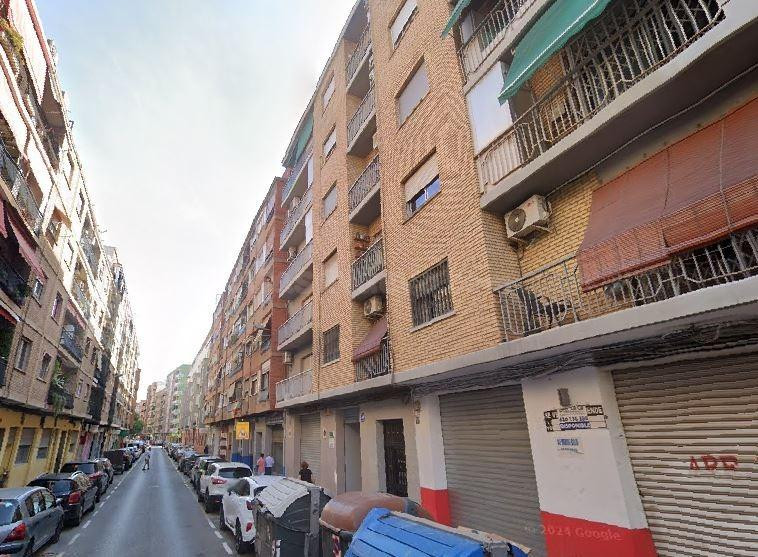 SE VENDE piso OKUPA en C Poeta Serrano Clavero 10 de Valenci - foto 3