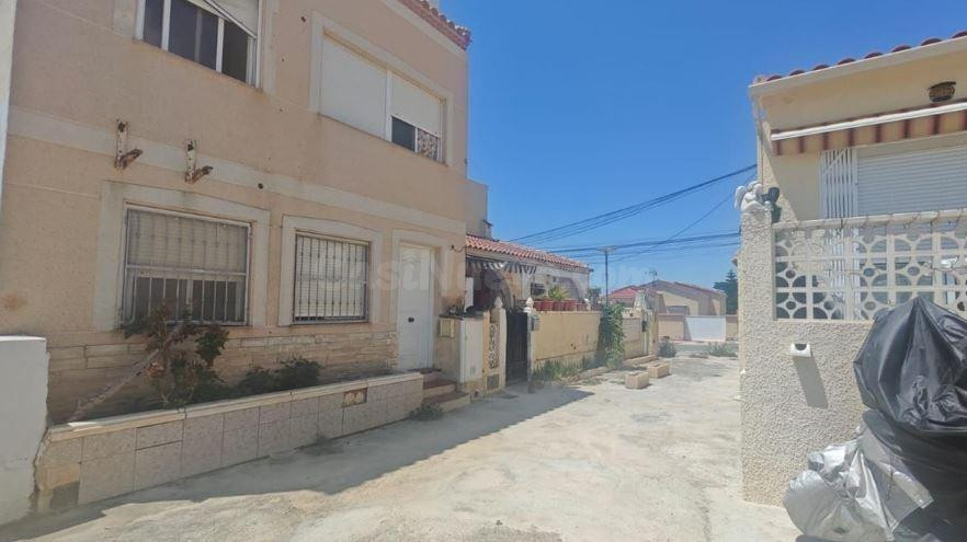 SE VENDE casa OKUPA en C Marina-Josefina 1816 de San Fulgen - foto 4