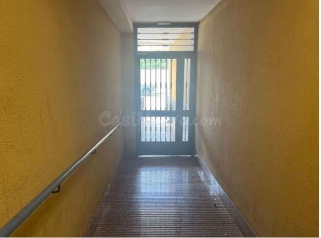 SE VENDE piso OKUPA en C Joaquinico 36 de Roquetas de Mar - foto 2