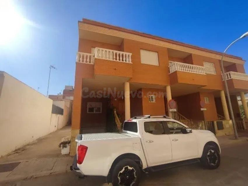 SE VENDE casa OKUPADA en C Galeotes 6 de Ejido (El) - foto 3
