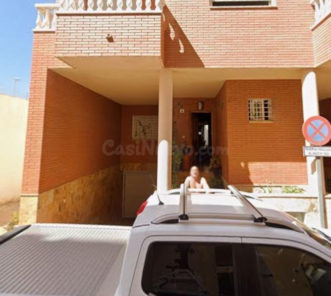 SE VENDE casa OKUPADA en C Galeotes 6 de Ejido (El) - foto 4