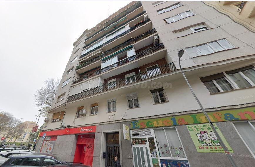 SE VENDE local comercial OKUPA en C Marcenado 46 de Madrid - foto 3