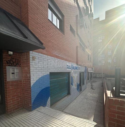 SE VENDE piso OKUPA en C Jose De Cadalso 82 de Madrid - foto 3