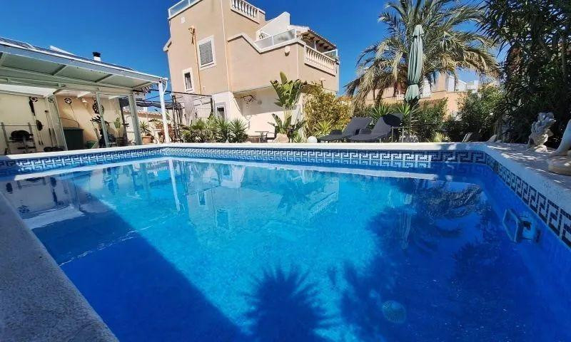 Villa independiente con piscina y energía solar | San Miguel - foto 3