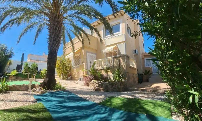 Villa independiente con piscina y energía solar | San Miguel - foto 5