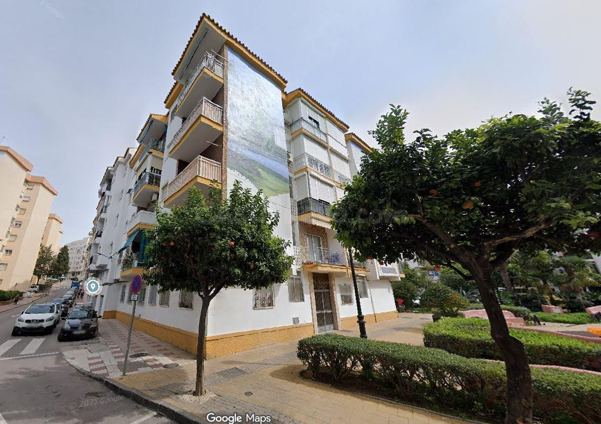 SE VENDE inmueble ALQUILADO en Estepona