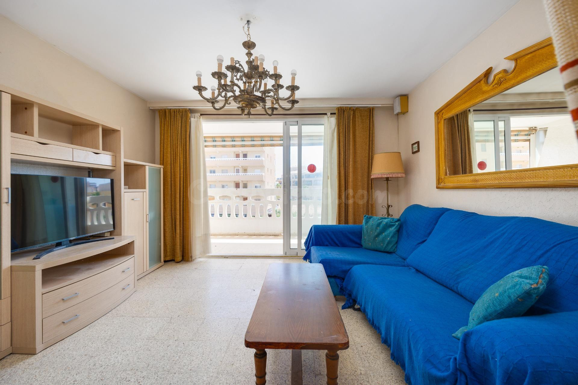 Apartamento 1 dormitorio con vistas laterales al mar y parking comunitario. - foto 3