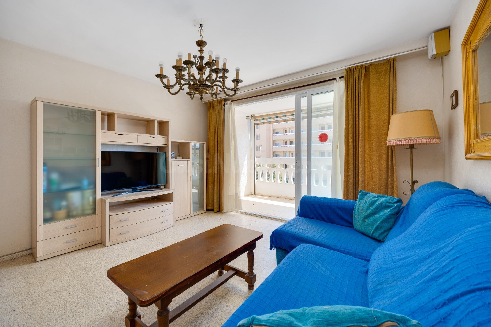 Apartamento 1 dormitorio con vistas laterales al mar y parking comunitario. - foto 4