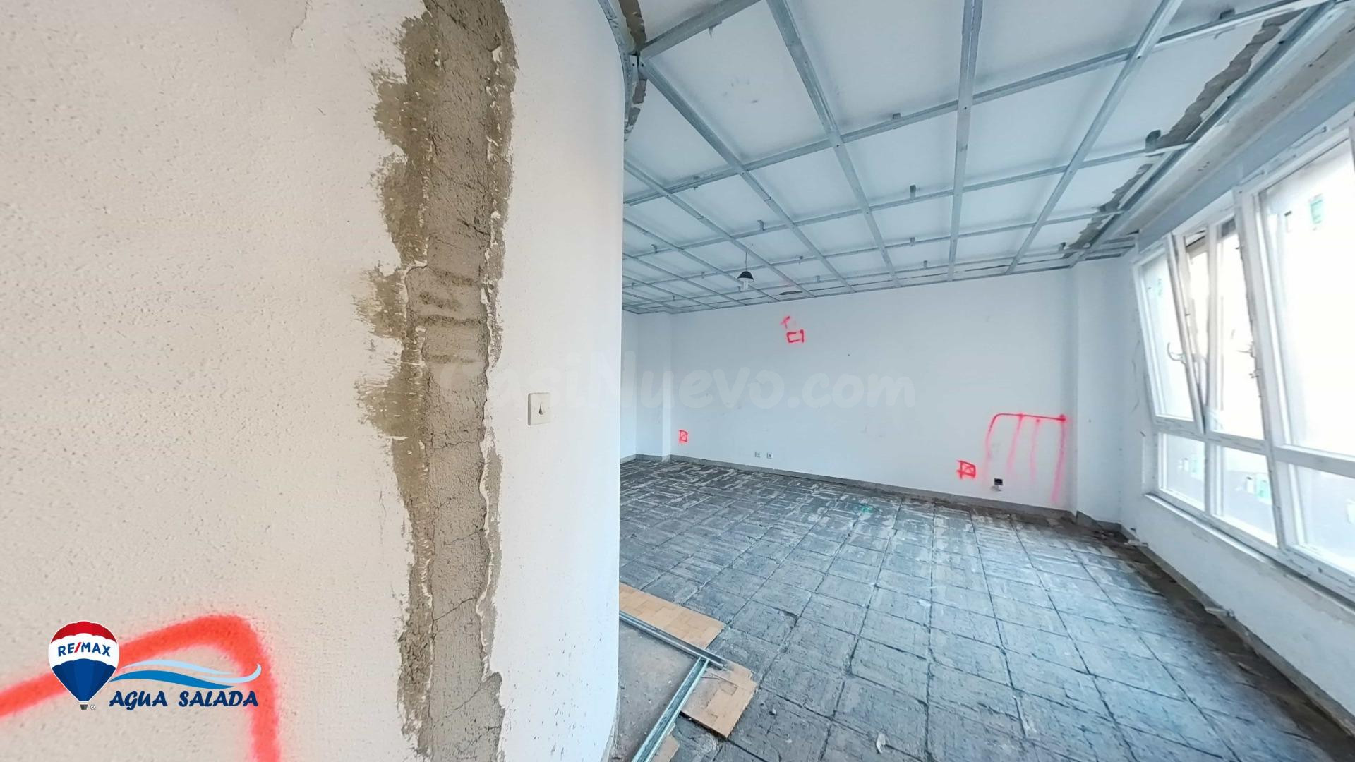 Piso con obra de reforma avanzado en Julian Ceballos - foto 5