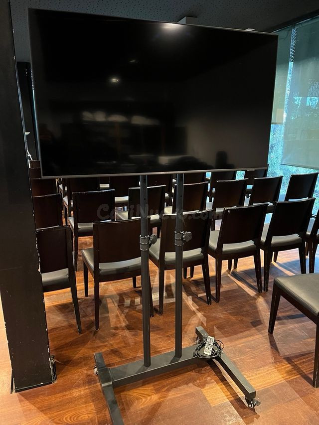 Alquiler Sillas y Mesas para Eventos – Audio - foto 2