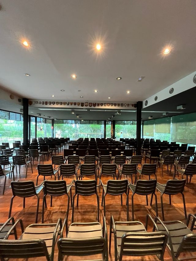 Alquiler Sillas y Mesas para Eventos – Audio - foto 3
