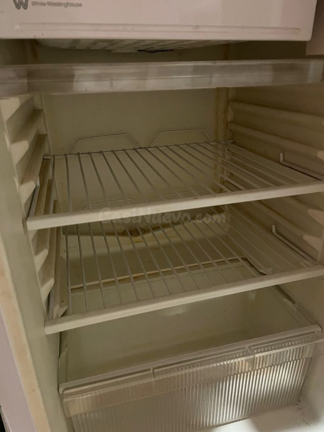 Nevera pequeña White Westinghouse - foto 3