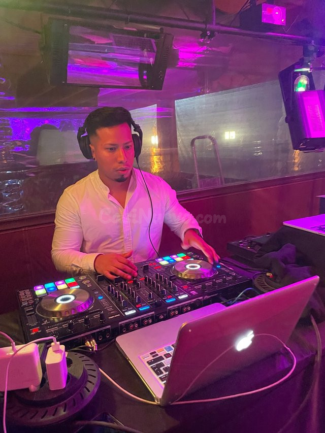 DJ con Equipos Propios – Música para Todos los Gustos