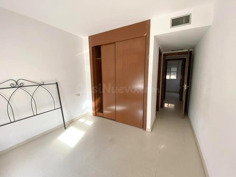 ESTUPENDA VIVIENDA EN LA ZONA DE HACIENDA CAPITÁN. 4D+2B+G+P - foto 4