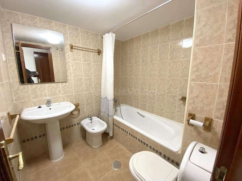 ESTUPENDA VIVIENDA EN LA ZONA DE HACIENDA CAPITÁN. 4D+2B+G+P - foto 5