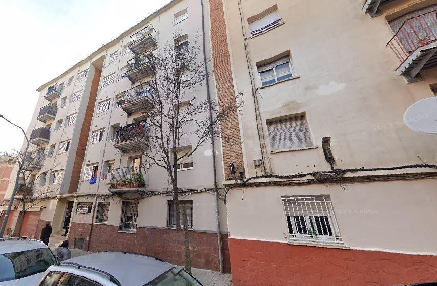 Se vende piso CESIÑN DE REMATE en C/ SANT DAMIA en Terrassa - foto 2